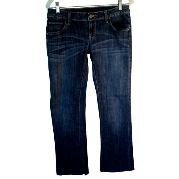 Vera Wang Women's Low Rise Dark Wash Boot Cut Stretch Blue Jeans Size 4 - Picture 1 of 9